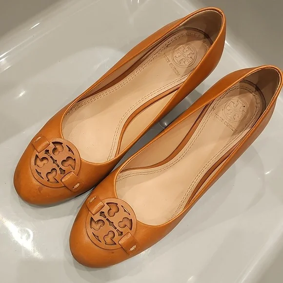 TORY BURCH Cognac Tan Leather Wedges